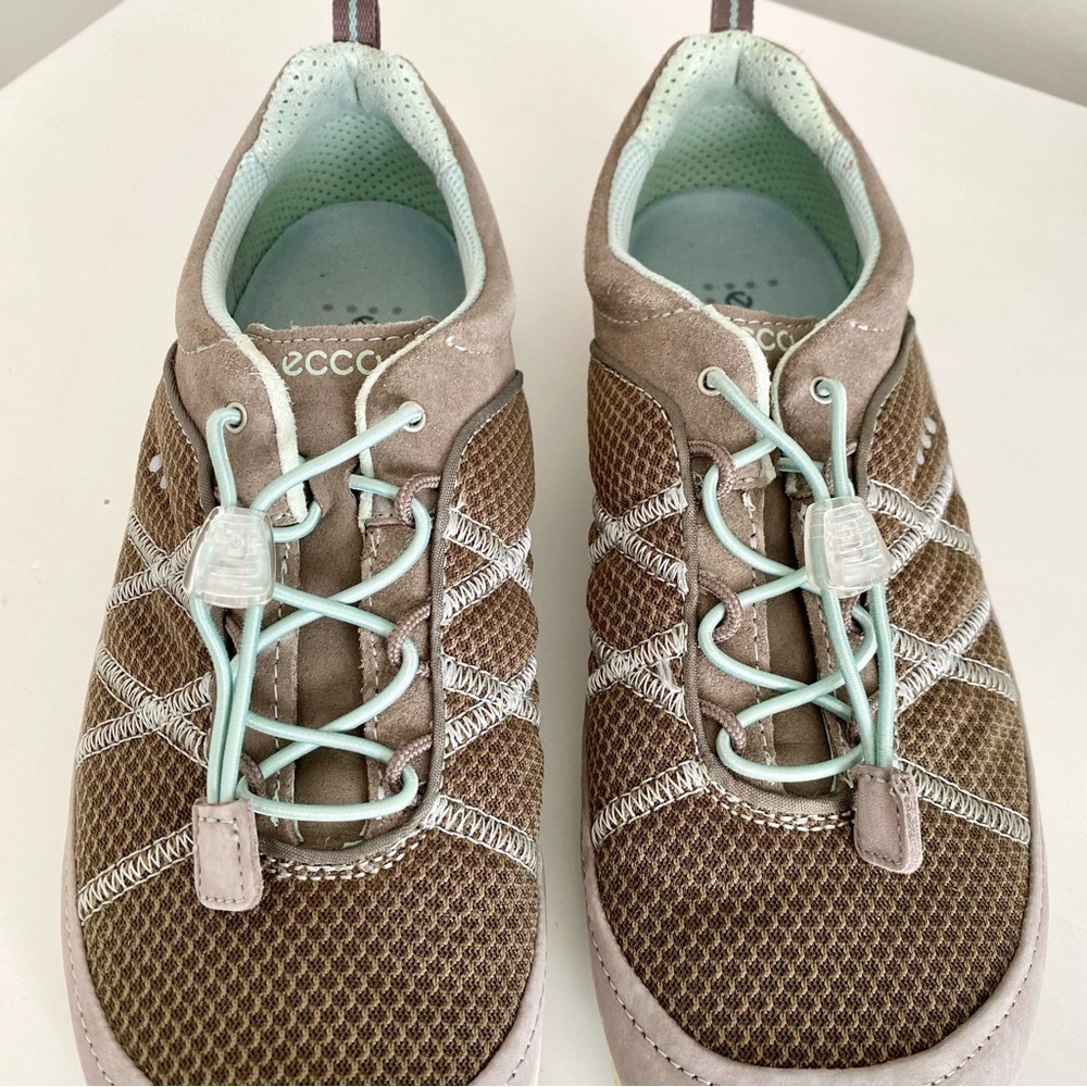 ECCO Stylish Brown and Gray Athletic Shoes for Women - Picture 5 of 6